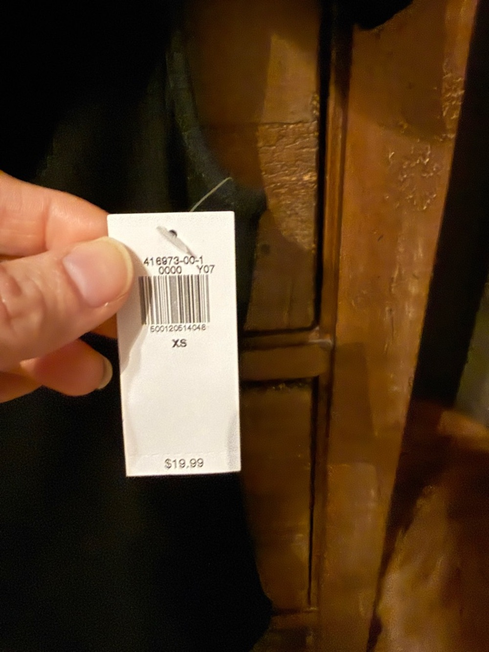 Old Navy Black Ribbed Off-Shoulder Tank Top - Picture 3 of 5